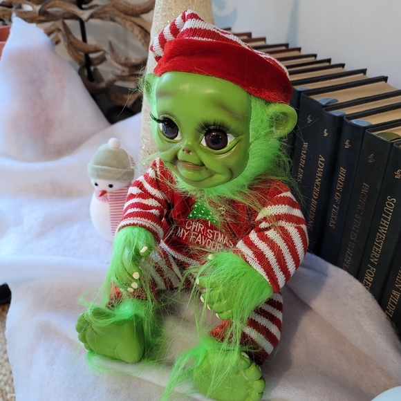 Baby Grinch doll for Christmas whoville Dr Seuss. Super cute green fuzzy - Picture 7 of 13
